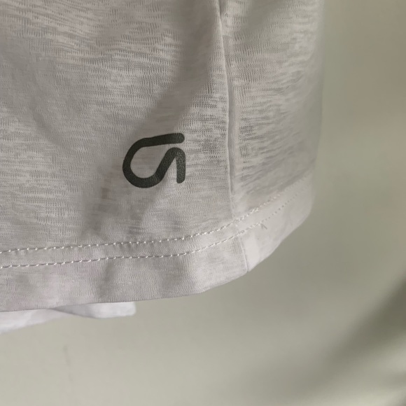 2 for $20 -🤍 White GAP Fit Top 🤍 - Picture 2 of 5